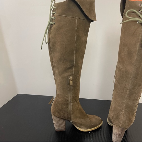 Sbicca Gusto Tan Suede Tall Boots Size 6 - Picture 3 of 16